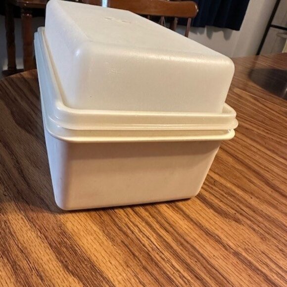 Tupperware Small Loaf Container - Picture 2 of 3